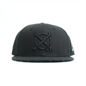 CROSSBONES 21 SNAPBACK