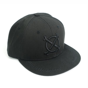 CROSSBONES 21 SNAPBACK