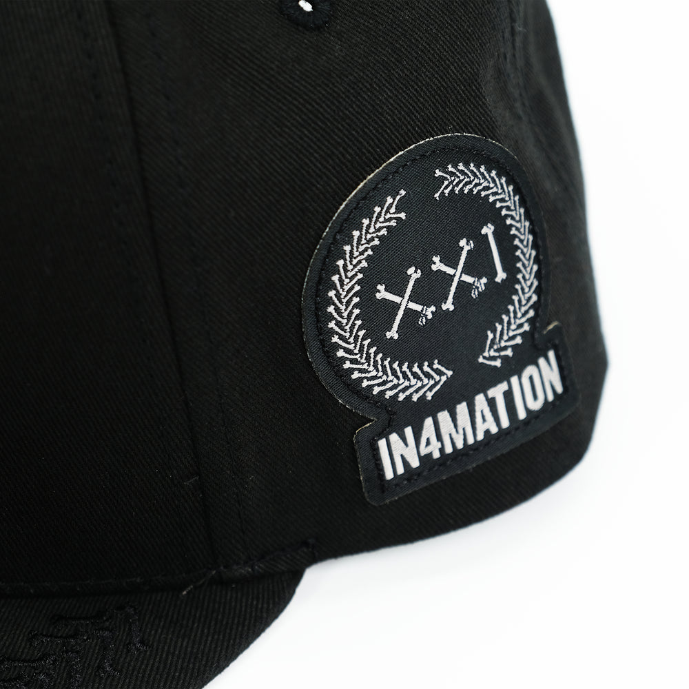 CROSSBONES 21 SNAPBACK