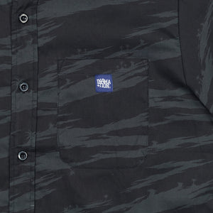 BLACK TIGER PALM CAMO BUTTON UP
